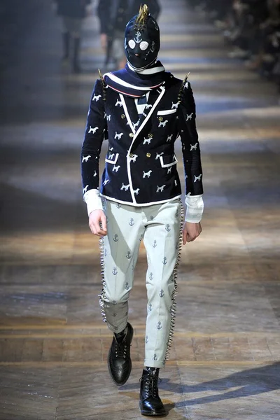 Look 17